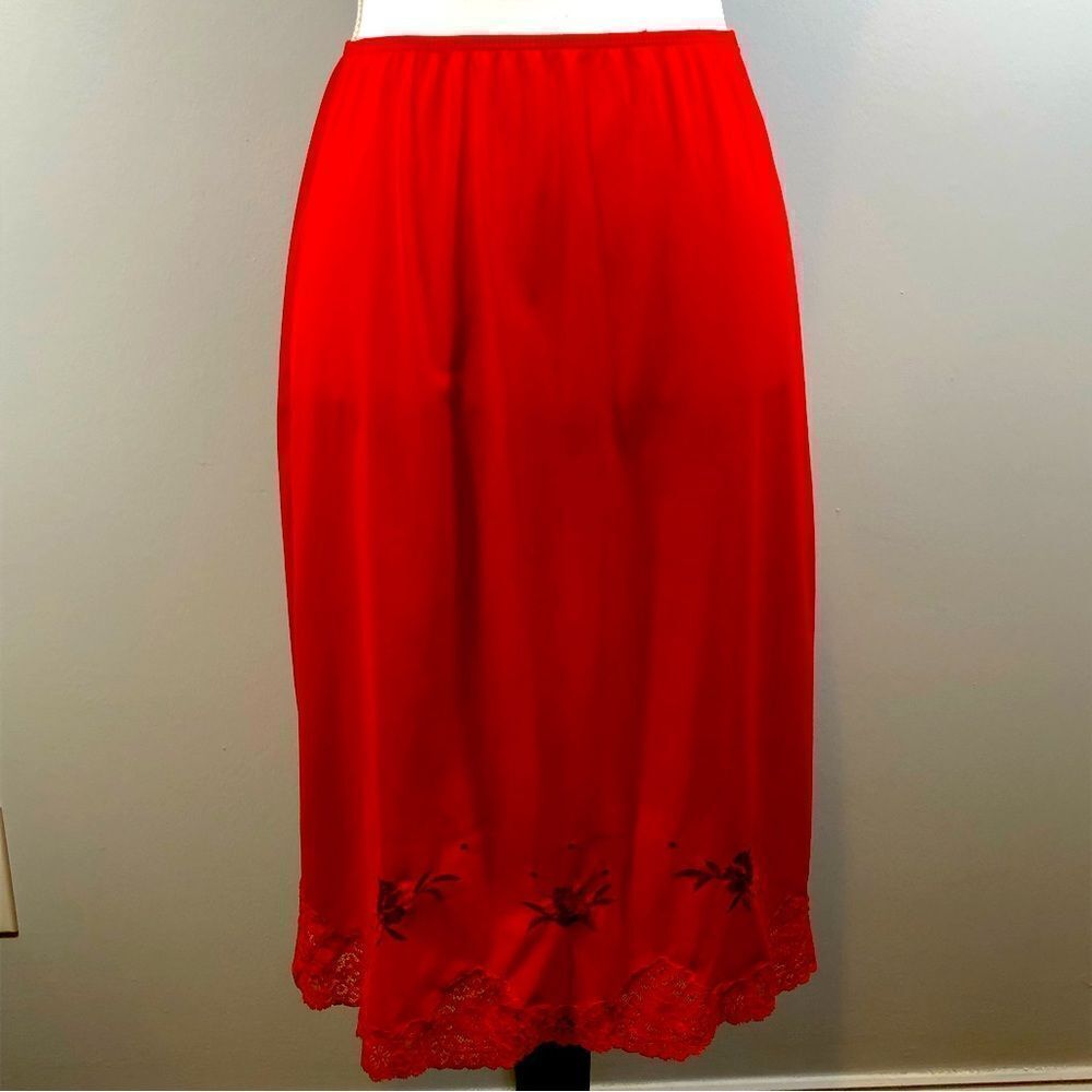 Charmode vintage red half slip size M